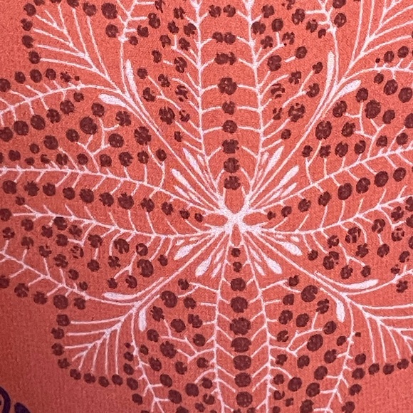 Max Studio Gorgeous salmon colored floral pattern sleeveless blouse; keyhole; M - Picture 8 of 8